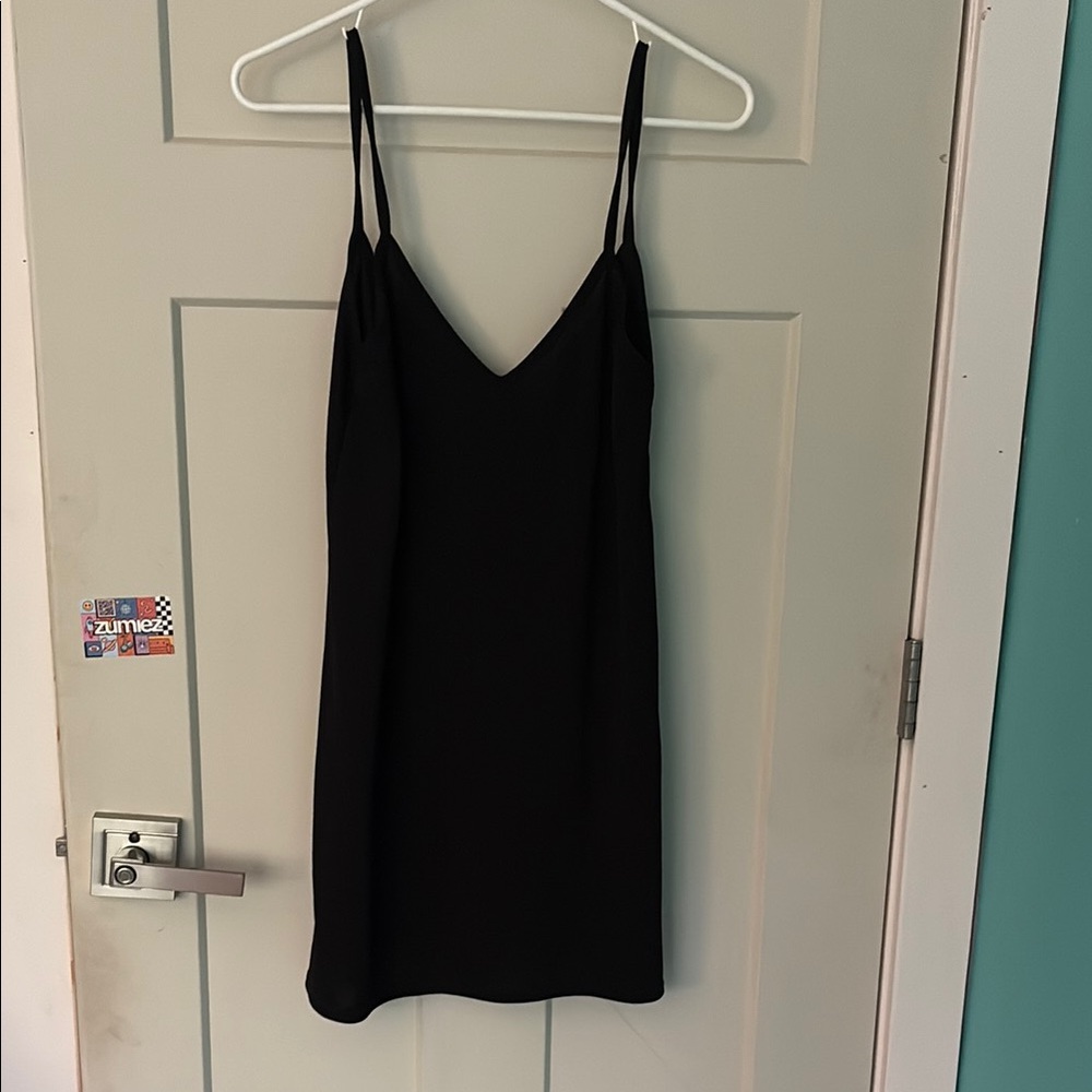 Never Worn: PrettyLittleThing Black Dress